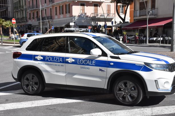 Sanremo: in due sul monopattino e in contromano, investita ieri una donna in via Zefiro Massa Sanremo: in due sul monopattino e in contromano, investita ieri una donna in via Zefiro Massa