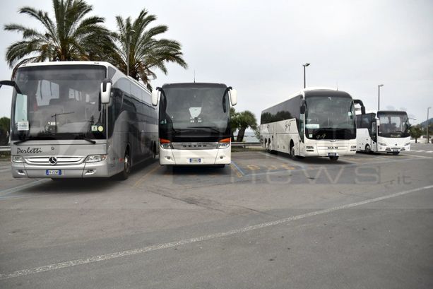 Sanremo: saltato il 'Corso fiorito' 2023, anche le agenzie che avevano organizzato i viaggi restano... a piedi Sanremo: saltato il 'Corso fiorito' 2023, anche le agenzie che avevano organizzato i viaggi restano... a piedi