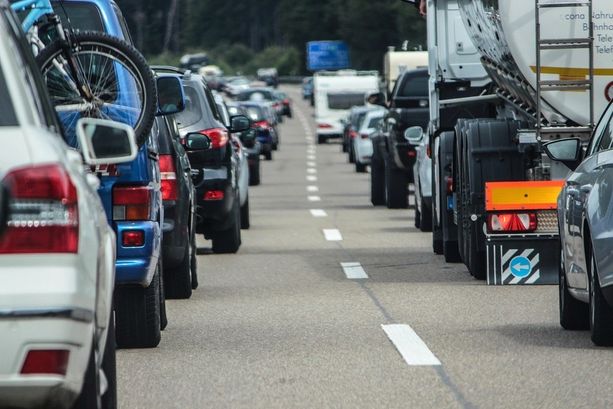 Tempo di rientri e fine delle feste: nel pomeriggio previsto un deciso aumento del traffico su strade e autostrade Tempo di rientri e fine delle feste: nel pomeriggio previsto un deciso aumento del traffico su strade e autostrade