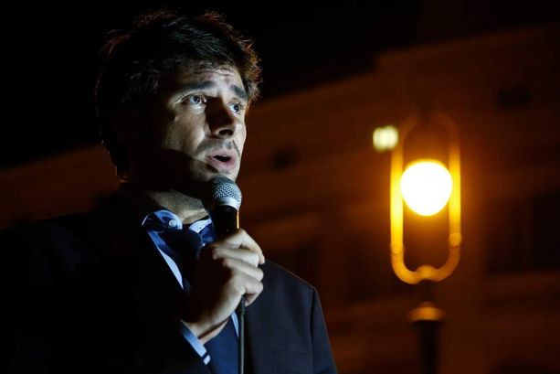 Elezioni regionali, intervista ad Alessandro Di Battista: “Renzi fa perdere voti, il bipolarismo non è la soluzione” Elezioni regionali, intervista ad Alessandro Di Battista: “Renzi fa perdere voti, il bipolarismo non è la soluzione”