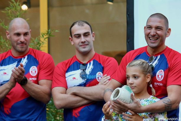 Rari Nantes Savona. Da piazza Pertini al Sabadell, un pieno di energia in vista della prima di Champions