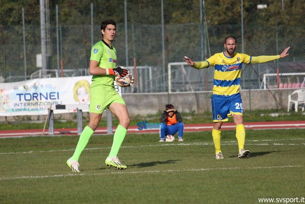 Calcio. Polveri fradice per la Cairese contro il Varese, basta il gol di Lari ai biancorossi per espugnare il Brin (GLI HIGHLIGHTS) Calcio. Polveri fradice per la Cairese contro il Varese, basta il gol di Lari ai biancorossi per espugnare il Brin (GLI HIGHLIGHTS)