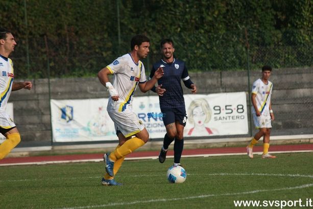 Calcio. La Cairese blinda la difesa dopo due mesi, Gulli regala una vittoria fondamentale contro il Club Milano (LA SINTESI)