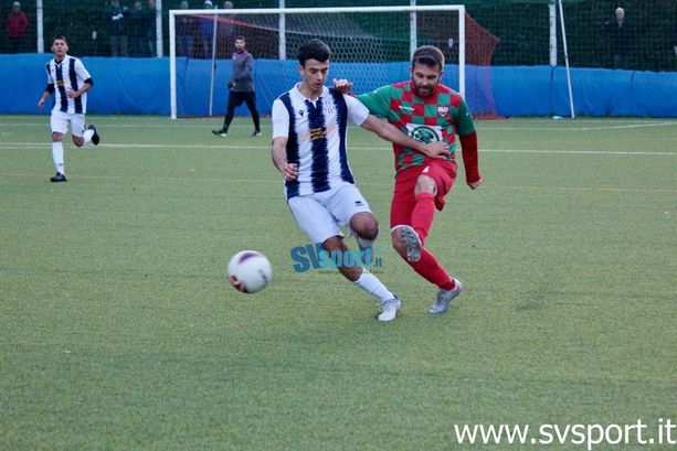 Calcio. Savona: dopo tante parole si torna di nuovo in campo: al "Santuario" arriva il Masone per il primo match del nuovo anno Calcio. Savona: dopo tante parole si torna di nuovo in campo: al "Santuario" arriva il Masone per il primo match del nuovo anno