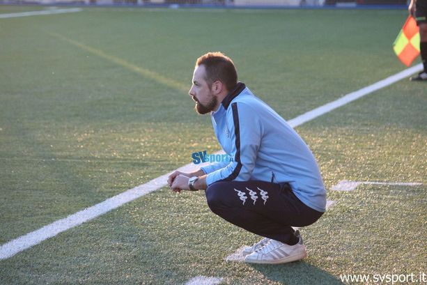 Calcio, Pietra Ligure. Il club spegne i rumors: "Avanti con mister Cocco" Calcio, Pietra Ligure. Il club spegne i rumors: "Avanti con mister Cocco"