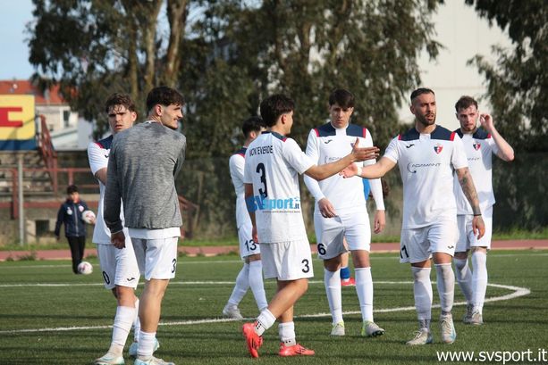Calcio, Serie D. En plein per le savonesi, prima al Chittolina per mister Roselli