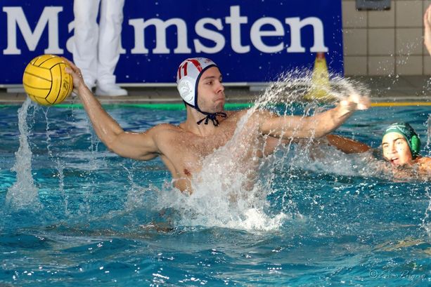 Pallanuoto. La Rari Nantes Savona non perde colpi, espugnata Bologna 15-10 Pallanuoto. La Rari Nantes Savona non perde colpi, espugnata Bologna 15-10