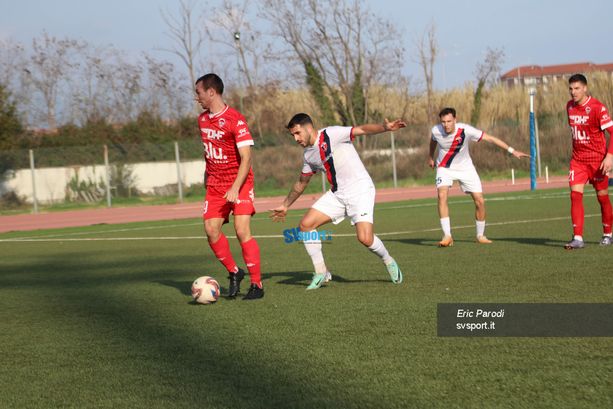 Calcio, Serie D. Pomeriggio da leoni con Vado - Ligorna e Albenga - Varese. La Sanremese farà visita alla capolista Alcione