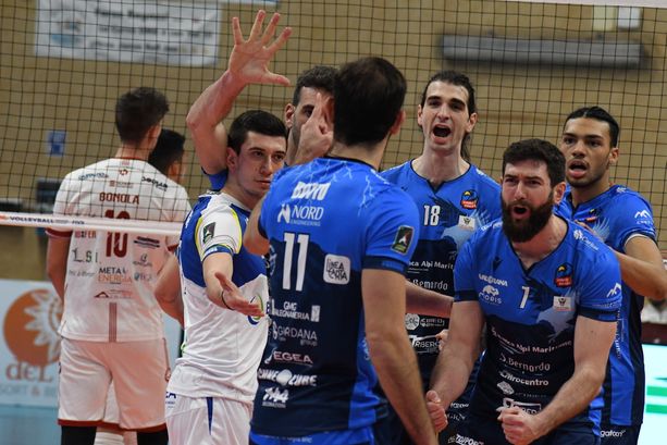 Volley A2M. Tanto tuonò, che piovve: Cuneo trova la prima vittoria in trasferta battendo 3-2 Lagonegro (VIDEO) Volley A2M. Tanto tuonò, che piovve: Cuneo trova la prima vittoria in trasferta battendo 3-2 Lagonegro (VIDEO)