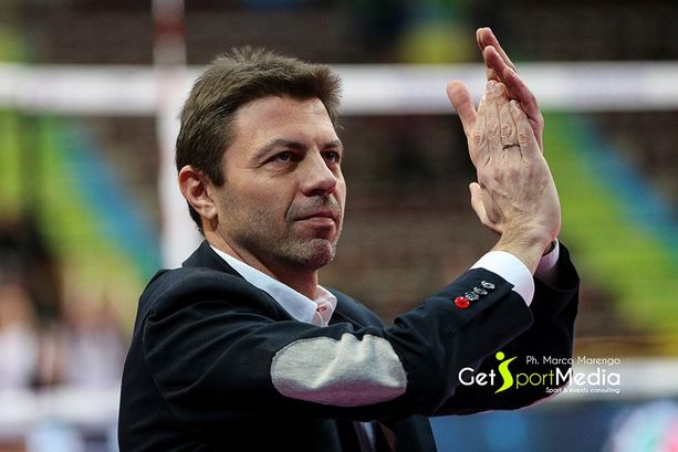 Volley A2/F: Davide Delmati felice per la conferma alla guida della Lpm Bam Mondovì: “Convinto dall’affetto della Città e dal progetto tecnico!” Volley A2/F: Davide Delmati felice per la conferma alla guida della Lpm Bam Mondovì: “Convinto dall’affetto della Città e dal progetto tecnico!”