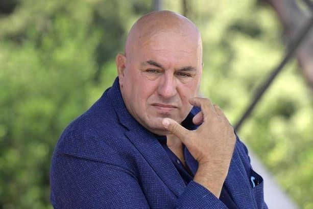 Maxi truffa a nome di Guido Crosetto, da imprenditore un milione di euro. Il ministro: "E' un raggiro" Maxi truffa a nome di Guido Crosetto, da imprenditore un milione di euro. Il ministro: "E' un raggiro"