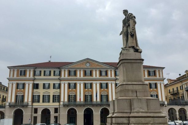 Insulti, botte e umiliazioni alla madre: trentunenne condannato per maltrattamenti