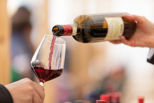 Nelle Langhe si discute del futuro del vino tra dazi e trasformazioni:  &quot;Serve chiarezza, il consumatore non va confuso&quot;