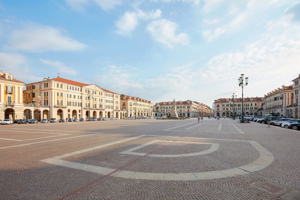 Piazza Galimberti: Vincenzo Pellegrino lancia la suggestione di un parcheggio interrato su due piani