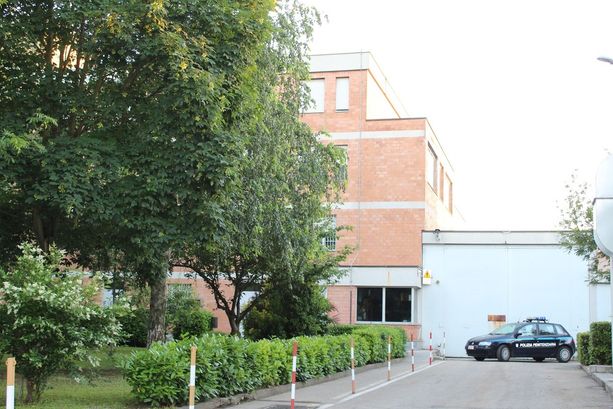 Internati in rivolta nel carcere di Alba: feriti cinque agenti della Polizia Penitenziaria Internati in rivolta nel carcere di Alba: feriti cinque agenti della Polizia Penitenziaria