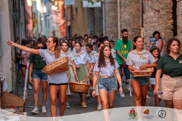 Tanti eventi in Granda: da Mirabilia a Ciüsa Duvarta fino a Cortemilia per la Fiera della nocciola Tanti eventi in Granda: da Mirabilia a Ciüsa Duvarta fino a Cortemilia per la Fiera della nocciola