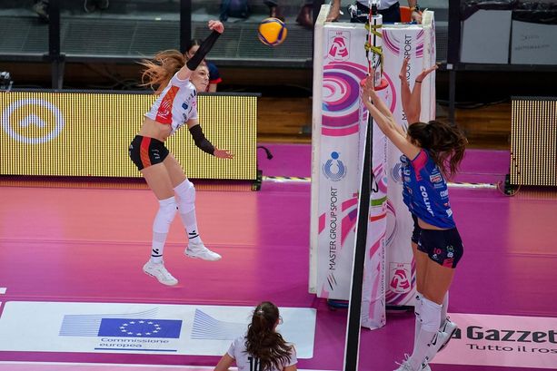Volley A1F. Buon Natale, Cuneo! Che colpo le Gatte: le ragazze di Zanini vincono 3-2 con Novara  (VIDEO)