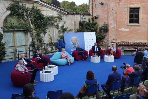 Fiera del Tartufo, conto alla rovescia per la 90ª edizione. Nove settimane di proposte nel segno della sicurezza e del territorio Fiera del Tartufo, conto alla rovescia per la 90ª edizione. Nove settimane di proposte nel segno della sicurezza e del territorio