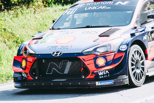 14° Rally di Alba, Thierry Neuville si aggiudica la classifica dei "big" 14° Rally di Alba, Thierry Neuville si aggiudica la classifica dei "big"