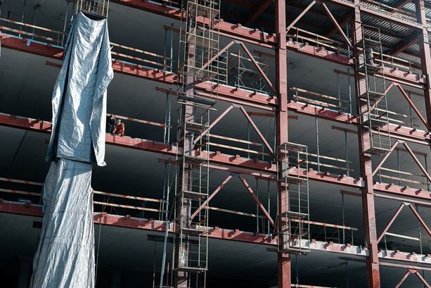 Operaio cadde nel vuoto per 7 metri di altezza, la Procura chiede la condanna del capocantiere