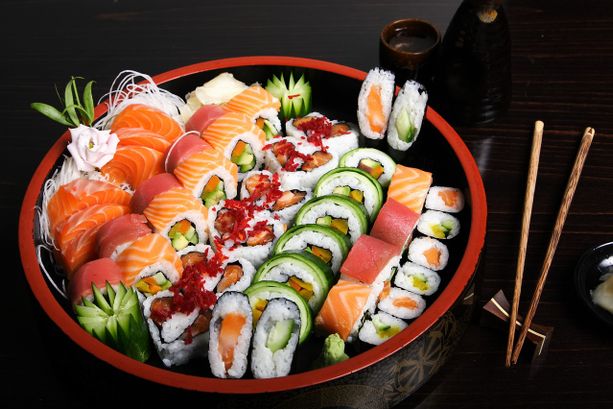 Sushi amaro per una trentina di cuneesi: presunta intossicazione di massa