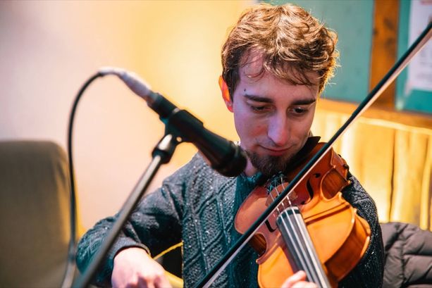 Lutto a Busca per la scomparsa improvvisa del musicista Ivan Cavallo, 35 anni