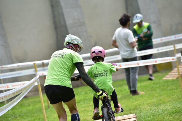 Gli amanti del cicloturismo d’alta quota si danno appuntamento al Bersaglio di Luserna San Giovanni Gli amanti del cicloturismo d’alta quota si danno appuntamento al Bersaglio di Luserna San Giovanni