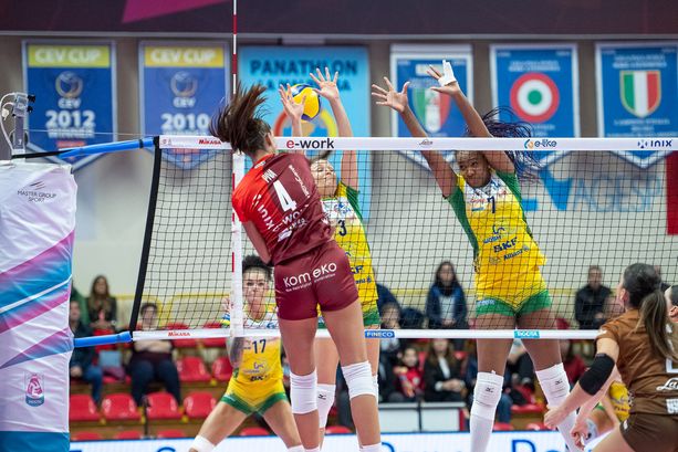 Volley A1/F: la Wash4green Pinerolo ‘prende farfalle’ al tie-break Volley A1/F: la Wash4green Pinerolo ‘prende farfalle’ al tie-break