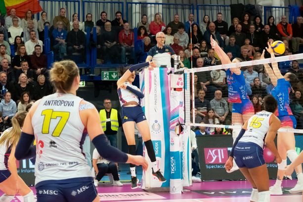Volley A1/F: la Wash4green Pinerolo contro l’ostacolo Scandicci [VIDEO]