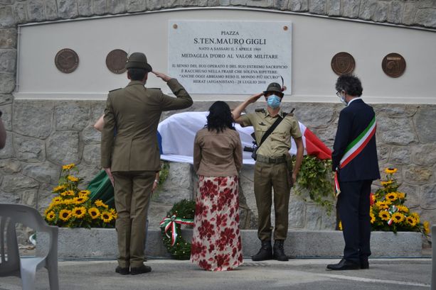 Villar Perosa dedica una piazza all’alpino caduto in Afghanistan Mauro Gigli (FOTO) Villar Perosa dedica una piazza all’alpino caduto in Afghanistan Mauro Gigli (FOTO)