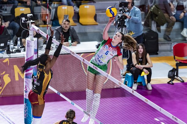 Volley A1/F: la Wash4green Pinerolo lotta, ma Roma vince al tie-break