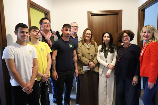 Dalle mani della criminalità all'aiuto a quei giovani che cercano di diventare autonomi: nuova vita per lo stabile di via Bardonecchia 48 Dalle mani della criminalità all'aiuto a quei giovani che cercano di diventare autonomi: nuova vita per lo stabile di via Bardonecchia 48