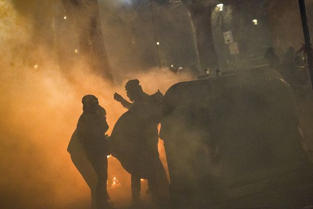 Intossicati, manganellati a terra, ferite e traumi: il bollettino medico degli scontri secondo Aska Intossicati, manganellati a terra, ferite e traumi: il bollettino medico degli scontri secondo Aska