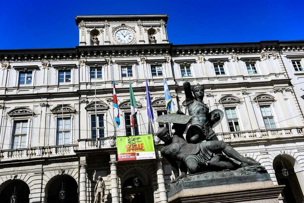 Comunali 2027, Futuro Nazionale replica a Lo Russo: "Ha il terrore di Vannacci, lui è il sindaco di nessuno" Comunali 2027, Futuro Nazionale replica a Lo Russo: "Ha il terrore di Vannacci, lui è il sindaco di nessuno"