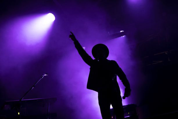 Gli Amici di Piero riaccendono gli amplificatori alle Ogr: la musica "cura" con Statuto, Persiana Jones e Fratelli di Soledad Gli Amici di Piero riaccendono gli amplificatori alle Ogr: la musica "cura" con Statuto, Persiana Jones e Fratelli di Soledad