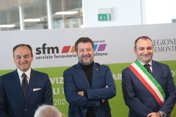 Scarsa illuminazione e segnaletica, scale mobili ferme. Comune e Regione a RFI e Trenitalia: "Sistemate la stazione dell'aeroporto" Scarsa illuminazione e segnaletica, scale mobili ferme. Comune e Regione a RFI e Trenitalia: "Sistemate la stazione dell'aeroporto"