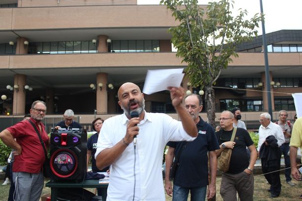 Paragone (Italexit) a Torino: &quot;Qui grande fermento, Verra il nostro candidato No Green Pass&quot; [FOTO E VIDEO]