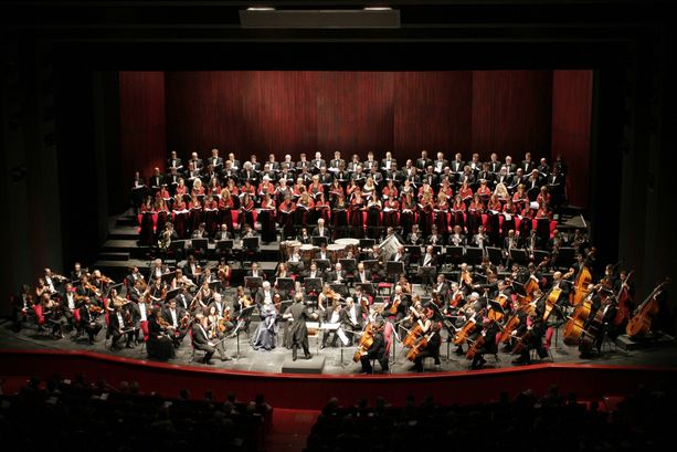 Da ottobre a gennaio il Regio diventa metropolitano, Purchia: "Mai fermi grazie alle norme di sicurezza" Da ottobre a gennaio il Regio diventa metropolitano, Purchia: "Mai fermi grazie alle norme di sicurezza"