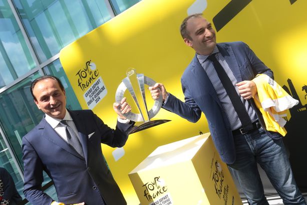 Il Tour de France in Piemonte e quell’accordo “strappato&quot; sul tovagliolo di carta durante un pranzo [VIDEO]
