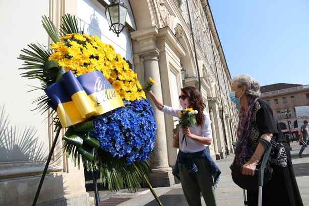 Piazza San Carlo, il dovere di non dimenticare: Torino ricorda la drammatica notte del 3 giugno 2017 [VIDEO e FOTO]