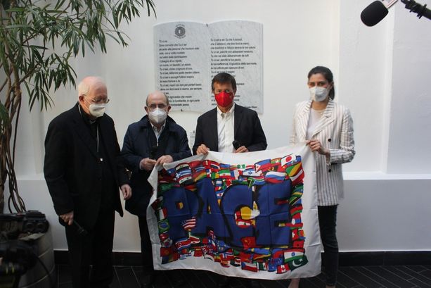 Al Sermig la cerimonia in memoria delle vittime del Covid: Bergamo dona una targa all'Arsenale della Pace (FOTO e VIDEO) Al Sermig la cerimonia in memoria delle vittime del Covid: Bergamo dona una targa all'Arsenale della Pace (FOTO e VIDEO)