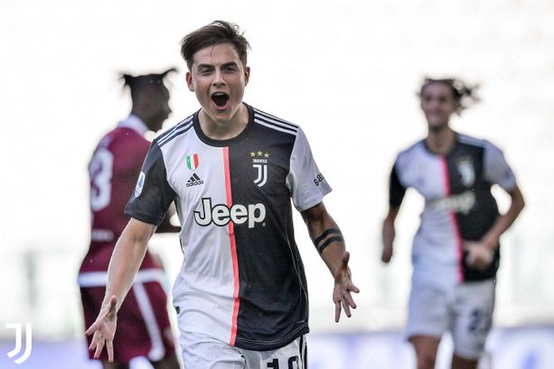 Festa in villa e norme anti-Covid violate: multe per Dybala, McKennie e Arthur Festa in villa e norme anti-Covid violate: multe per Dybala, McKennie e Arthur