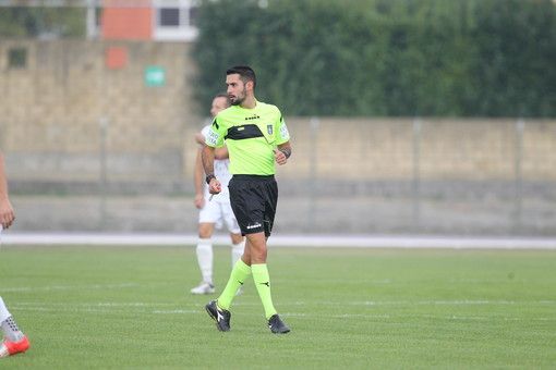 Auto si schianta contro il guardrail a Volpiano: muore giovane arbitro valdostano