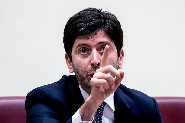 Il Ministro della Sanità Speranza conferma: "Restrizioni per il coronavirus estese almeno fino a Pasqua" Il Ministro della Sanità Speranza conferma: "Restrizioni per il coronavirus estese almeno fino a Pasqua"