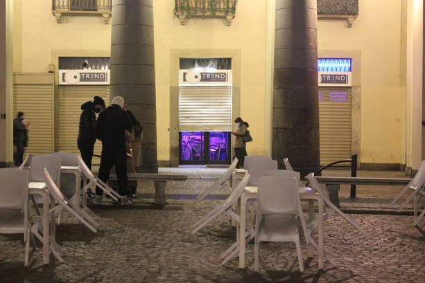 &quot;Apro o non apro?&quot;: incertezza e paura di multe, il dubbio amletico spacca la protesta dei commercianti