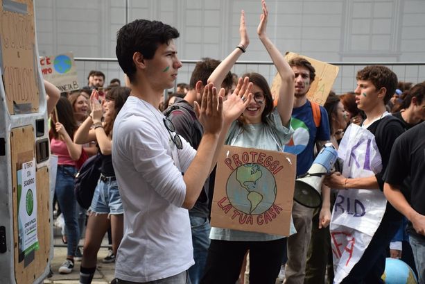 Regionali, il Pd punta sul tiktoker "green" Andrea Borello e sull'ex preside Tommaso De Luca Regionali, il Pd punta sul tiktoker "green" Andrea Borello e sull'ex preside Tommaso De Luca