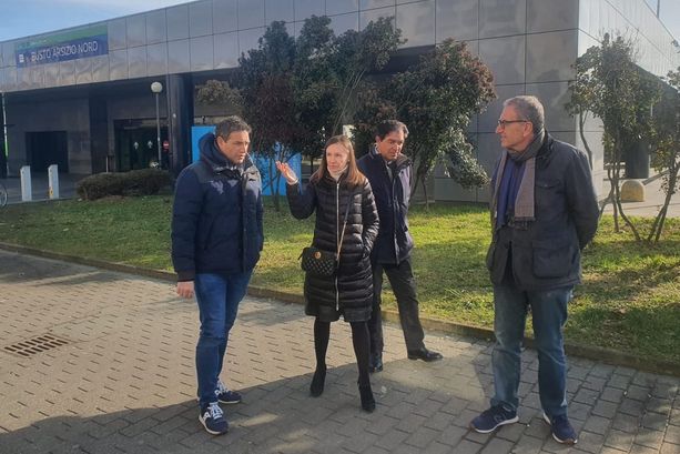 I pendolari incontrano Astuti. I problemi di Busto Nord arrivano in Regione I pendolari incontrano Astuti. I problemi di Busto Nord arrivano in Regione