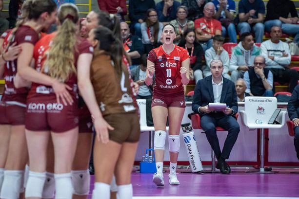 Uyba, sei bellissima! Altra impresa e netto 3-0 a Chieri Uyba, sei bellissima! Altra impresa e netto 3-0 a Chieri