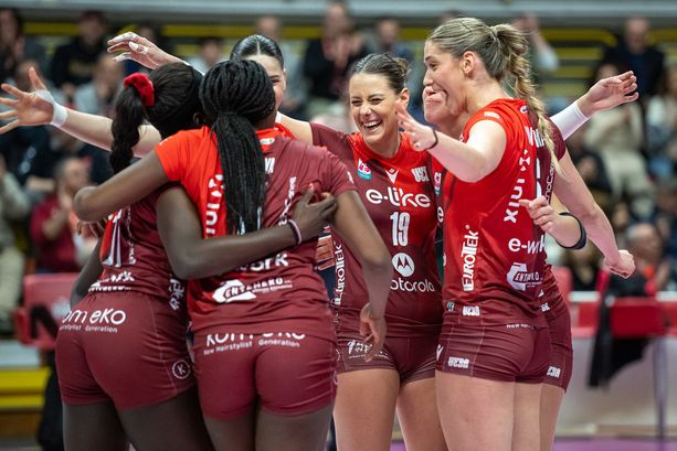 VIDEO. La Uyba ritrova la vittoria nonostante la febbre: le farfalle battono Vallefoglia e si rilanciano VIDEO. La Uyba ritrova la vittoria nonostante la febbre: le farfalle battono Vallefoglia e si rilanciano