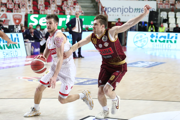 Varese ha perso e rischia di retrocedere. Evviva Varese Varese ha perso e rischia di retrocedere. Evviva Varese